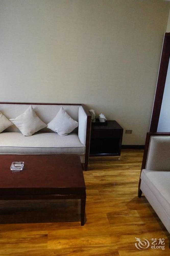 Sunshine Holiday Hotel Liaocheng Exteriör bild